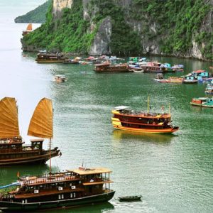 Cruise in Stunning HaLong Bay