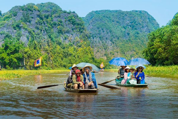 Ngo Dong River to Tam Coc