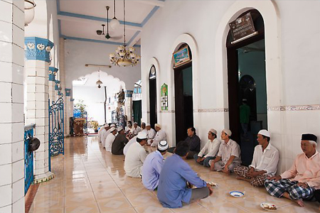 Cholon Mosque Muslim Tour Package in Vietnam