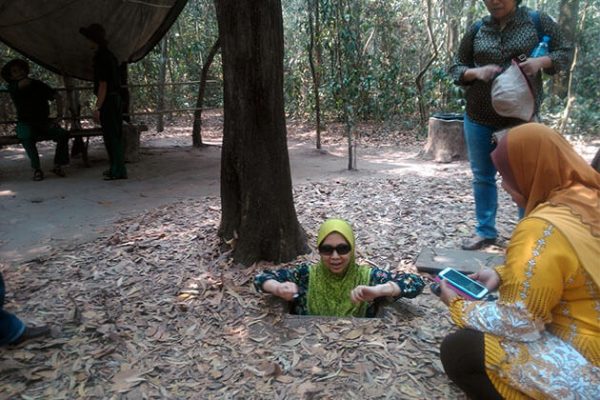 Discover Cu Chi Tunnels in Muslim Tour