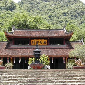 Perfume Pagoda Vietnam Holiday