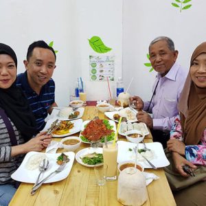 Try Halal Food in Holiday in Vietnam