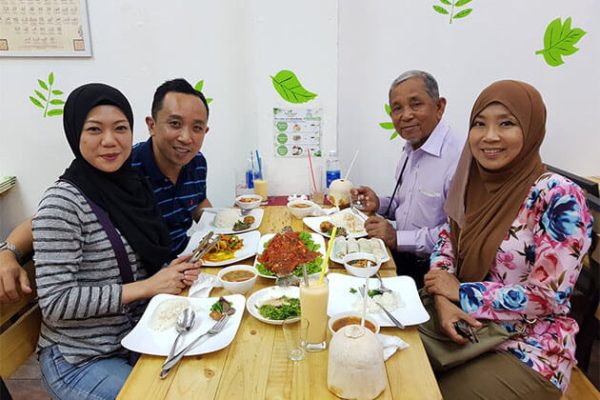 Try Halal Food in Holiday in Vietnam