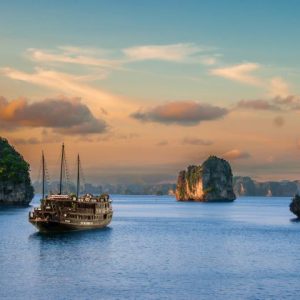 explore halong bay by cruise ship