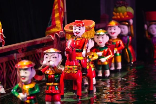 see water puppet show in hanoi