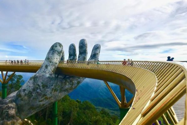 the golden bridge in danang