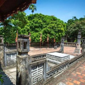 Amazing-Hoa-Lu-Old-Citadel-Tam-Coc-Tour-600x400